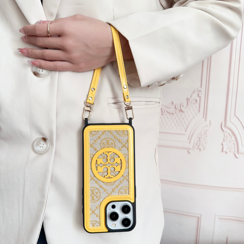 tory-leather-iphone-case-7311