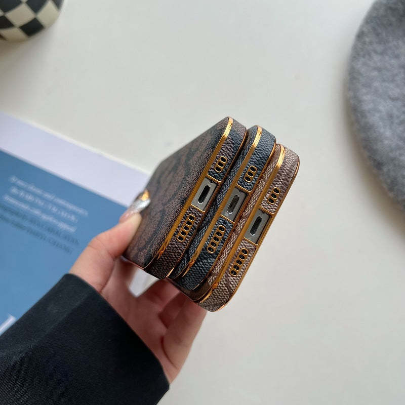 coach-iphone-case-leather-black-qbk240513-7227