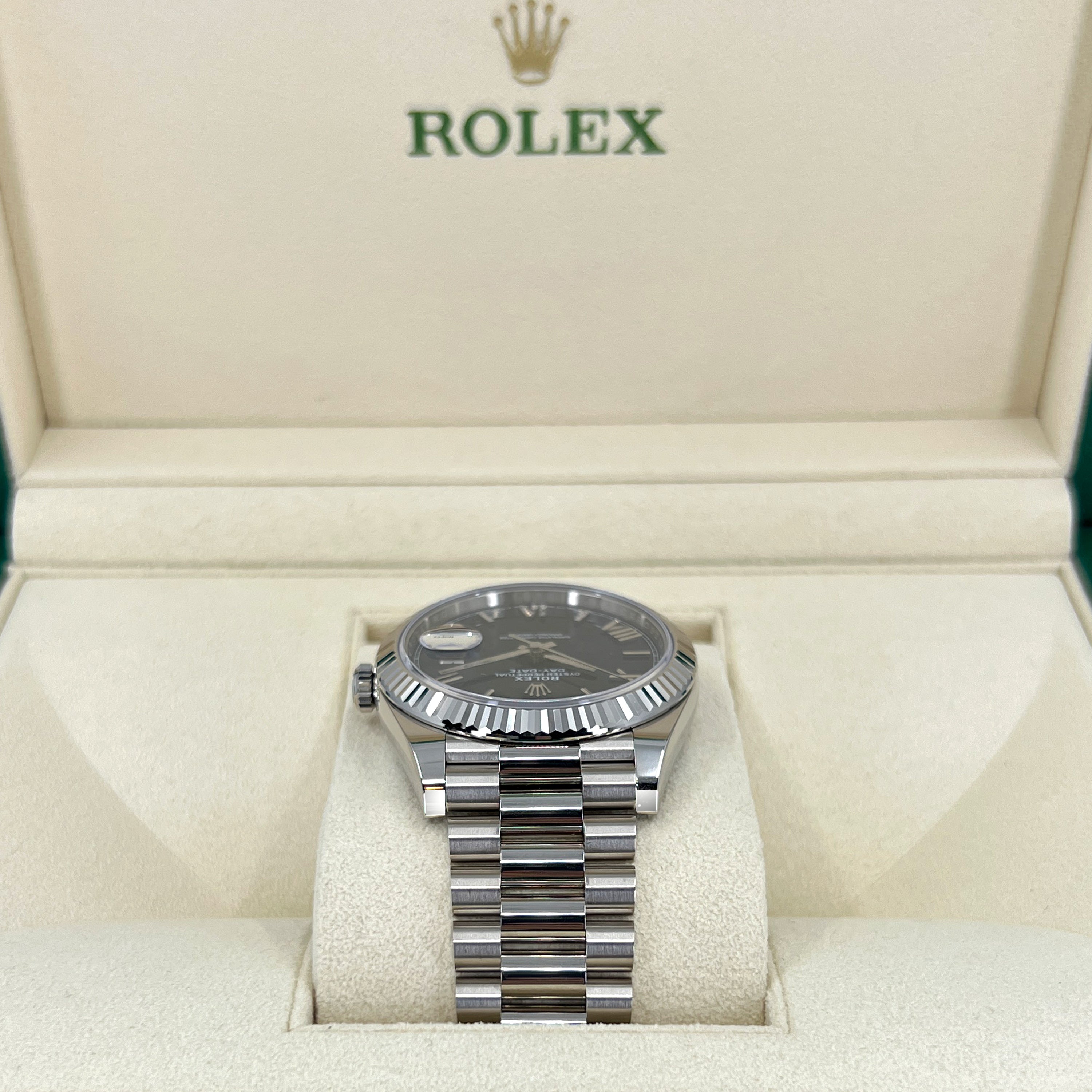 Rolex Day-Date 40 White gold Ref# 228239-0007