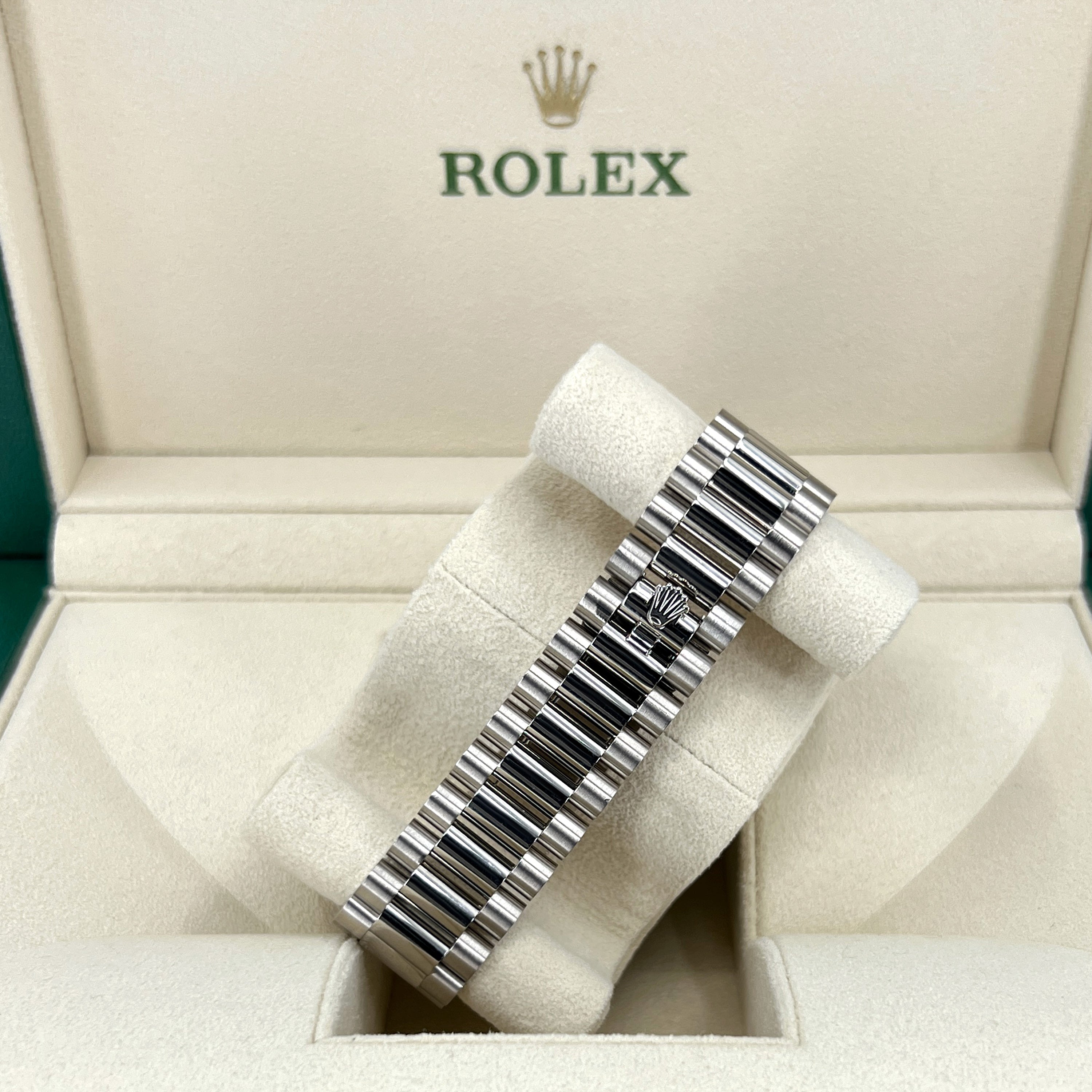 Rolex Day-Date 40 White gold Ref# 228239-0007