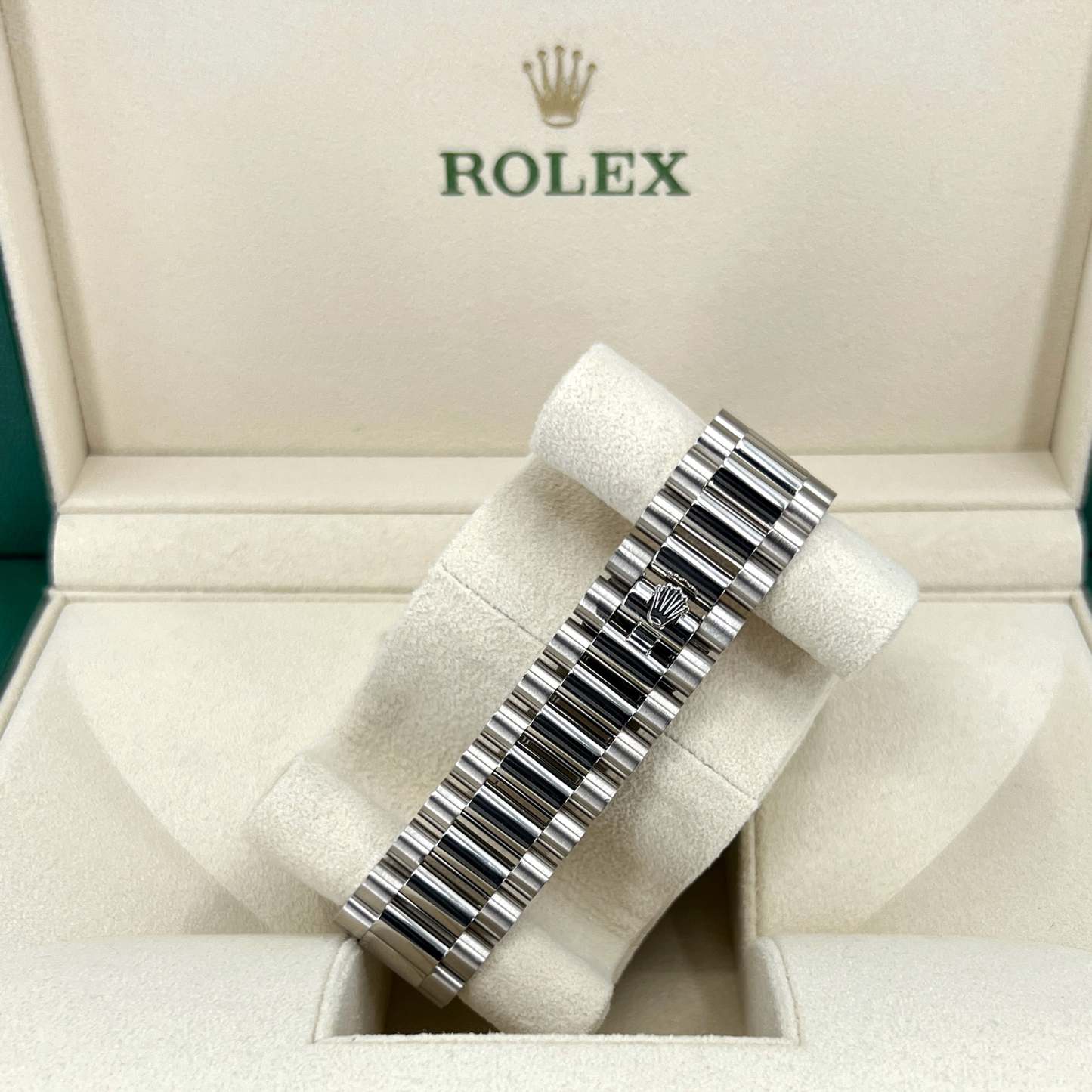 Rolex Day-Date 40 White gold Ref# 228239-0007