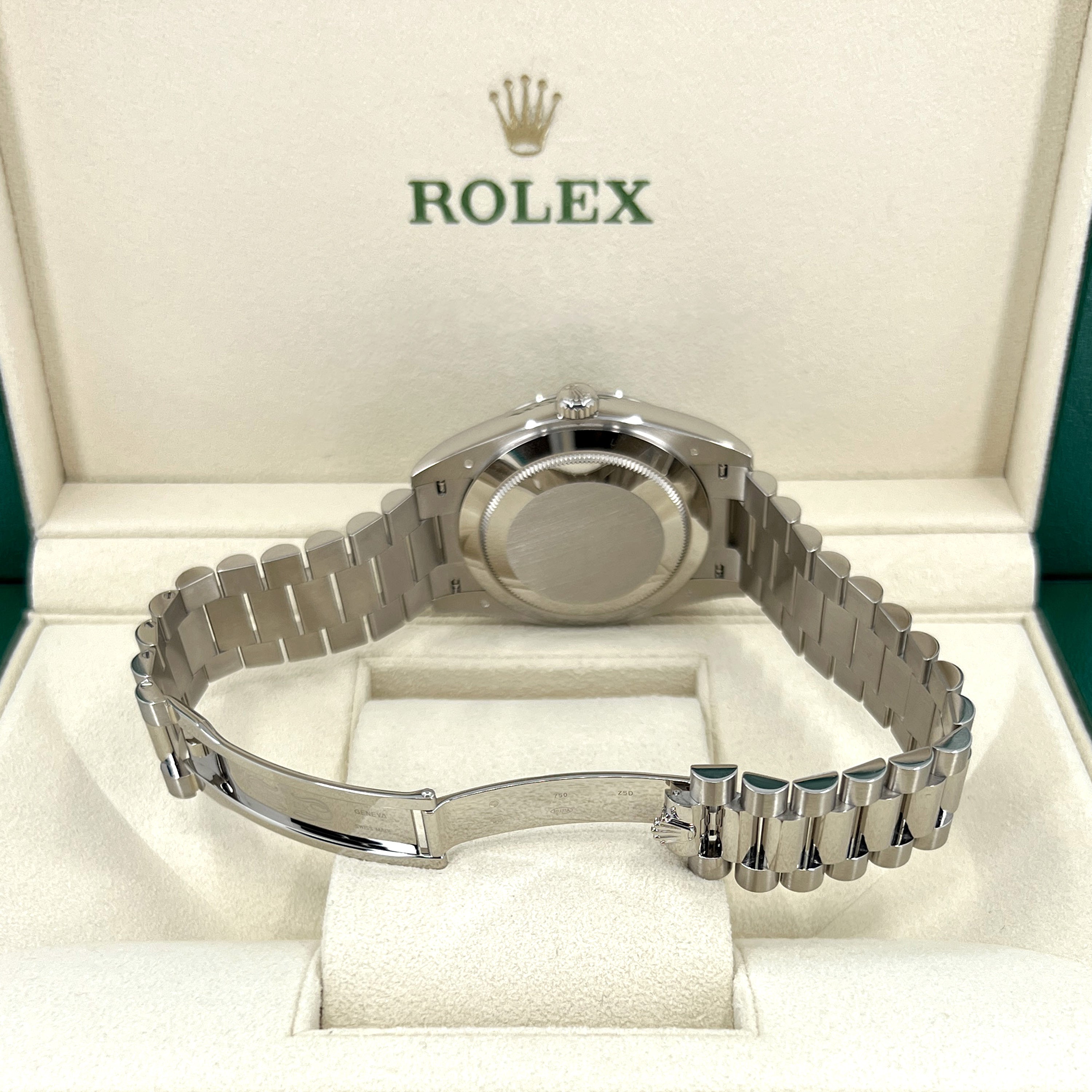 Rolex Day-Date 40 White gold Ref# 228239-0007