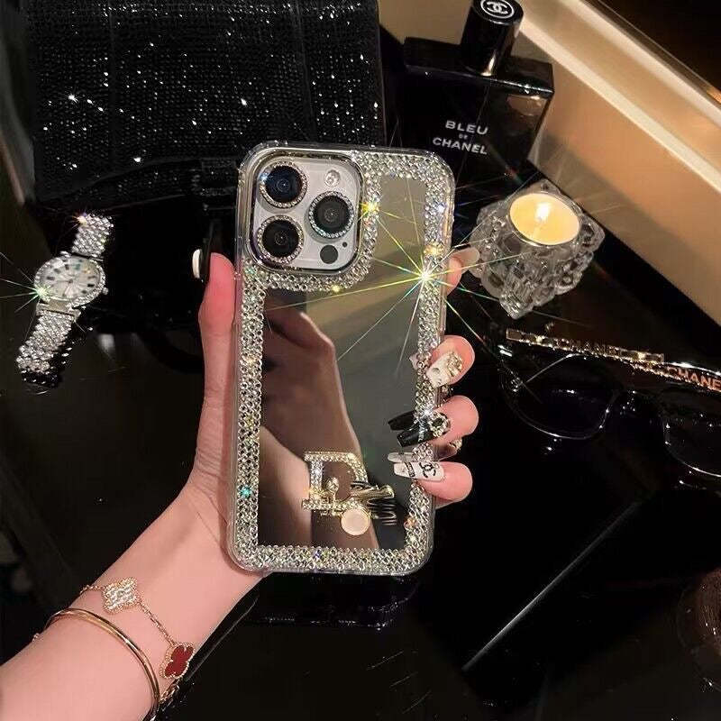 glamorous-beauty-mirror-iphone-case-makeup-style-on-the-go-9108