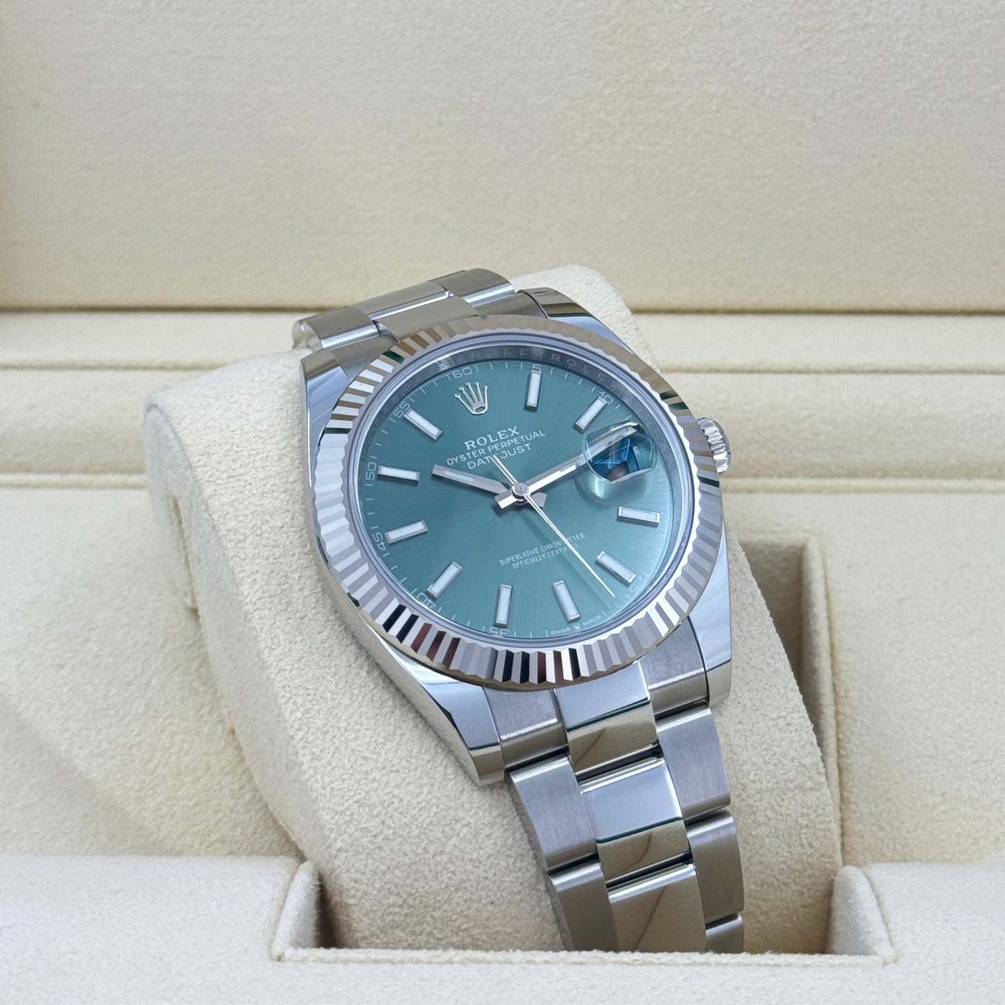 Rolex Datejust 41mm, Oystersteel and 18k White Gold, Ref# 126334-0027