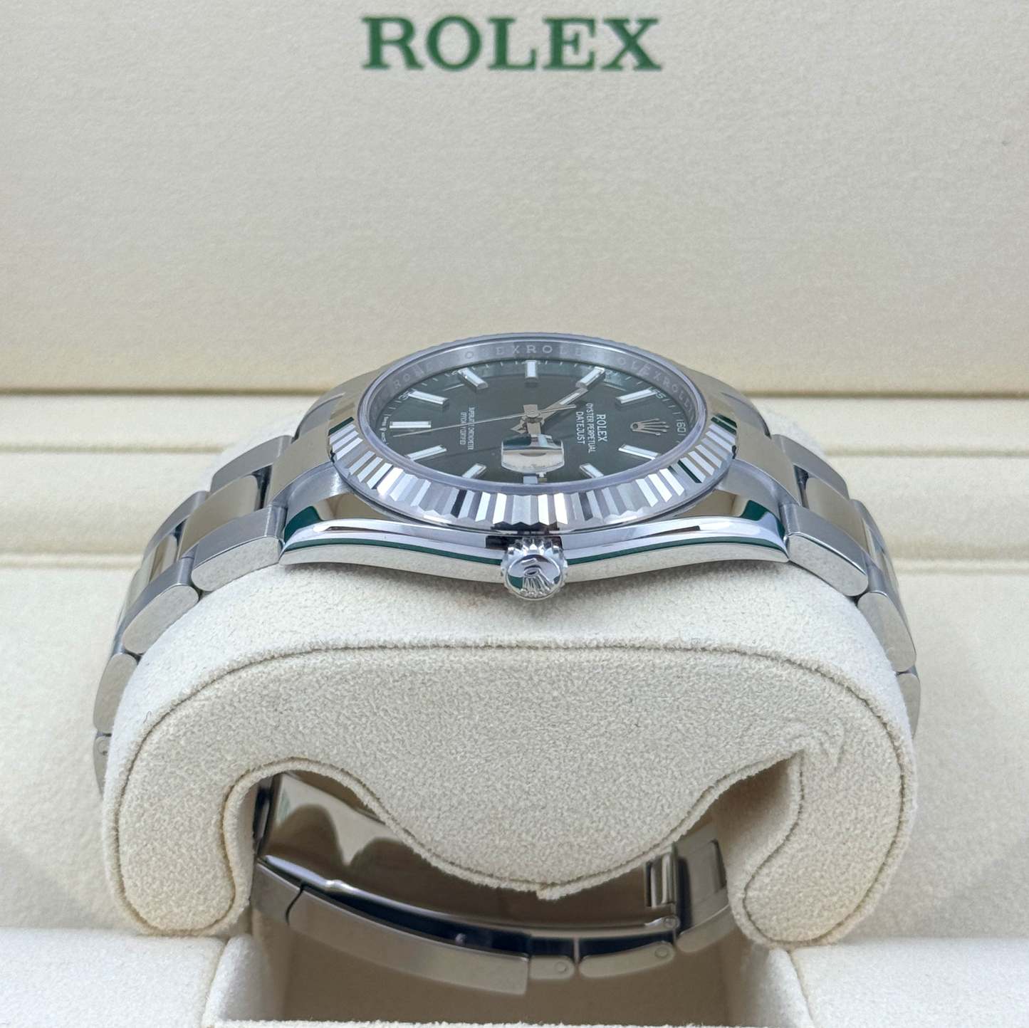 Rolex Datejust 41mm, Oystersteel and 18k White Gold, Ref# 126334-0027