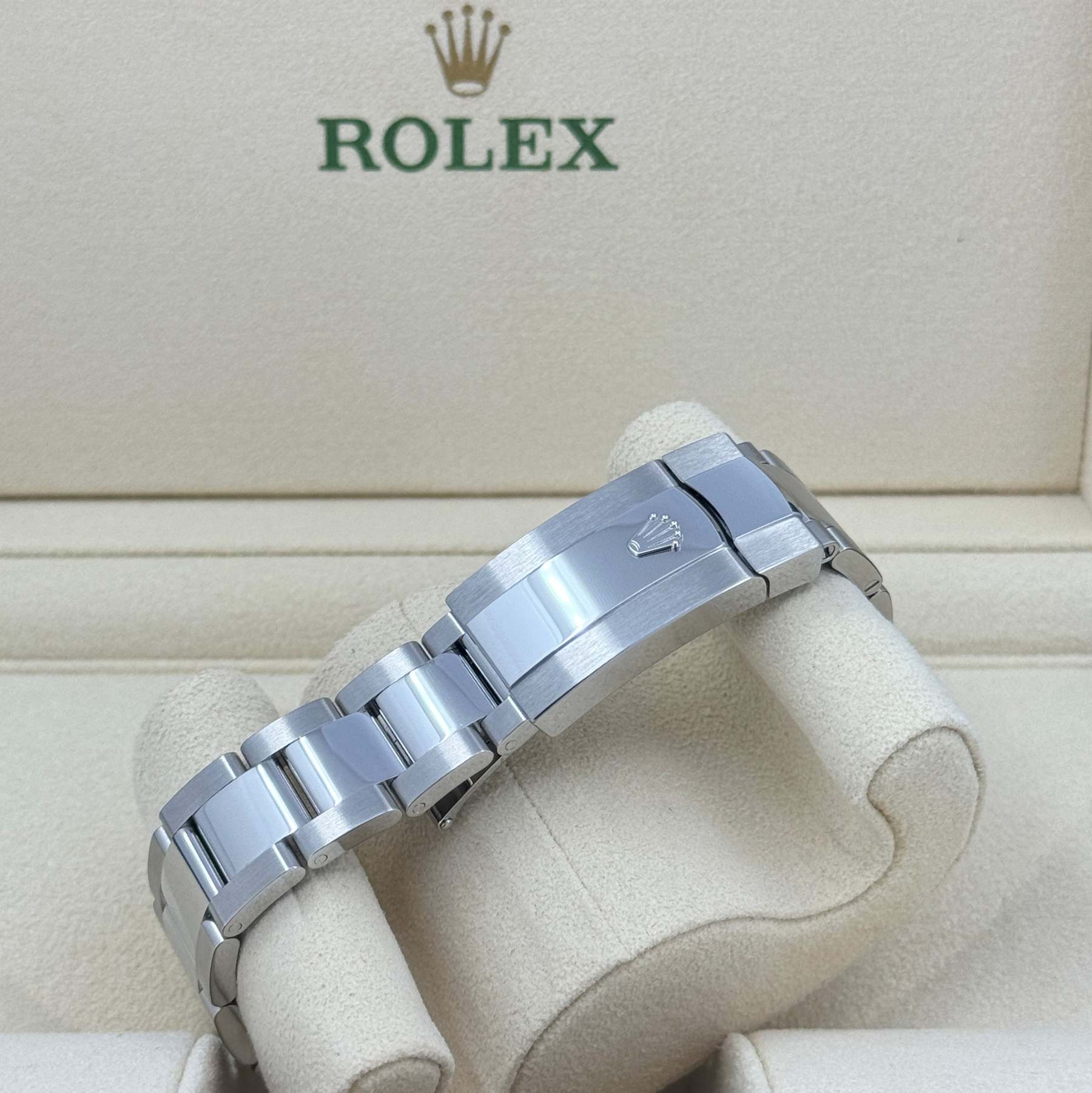 Rolex Datejust 41mm, Oystersteel and 18k White Gold, Ref# 126334-0027