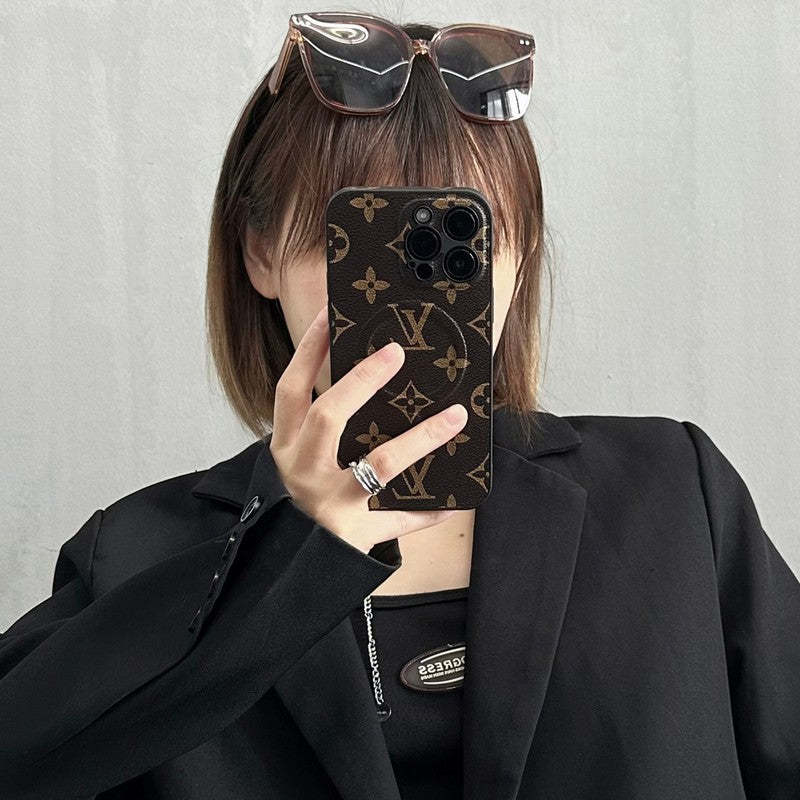 lou-magsafe-classic-iphone-case-5223