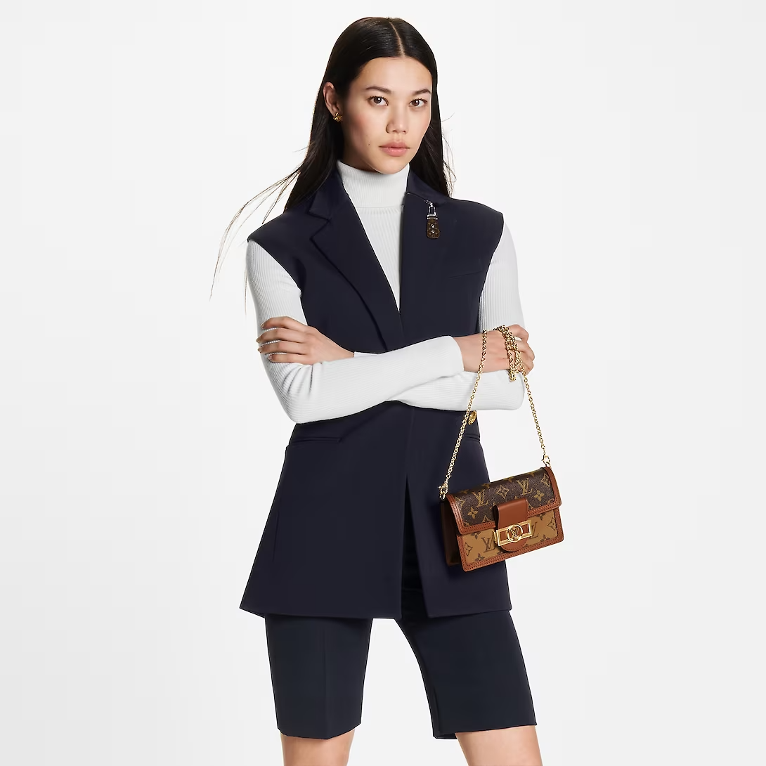 L Portefeuille Dauphine Chain wallet on shoulder Bag M68746