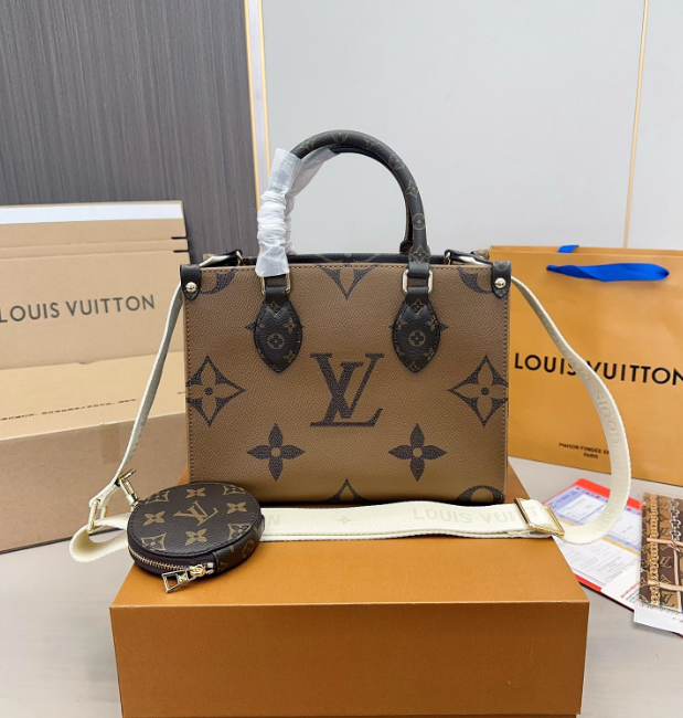 L onthego small size tote bag size : 24* 19 cm