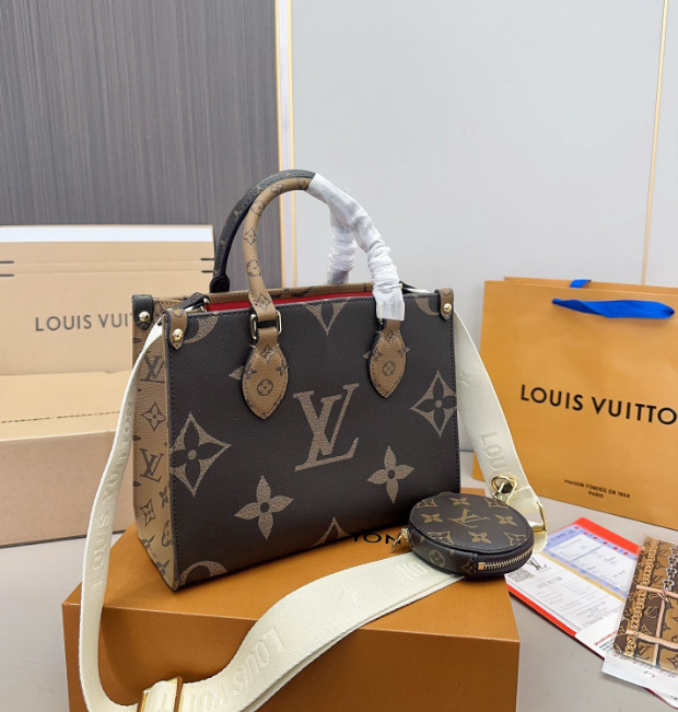 L onthego small size tote bag size : 24* 19 cm