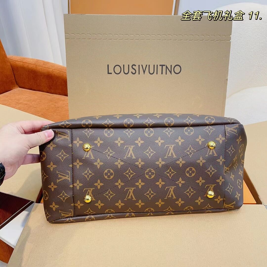 L Monogram Canvas Artsy MM M40259