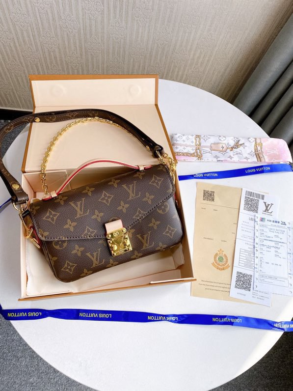 LOUIS POCHETTE M��TIS EAST WEST bag size : 21.5*13.5*6cm