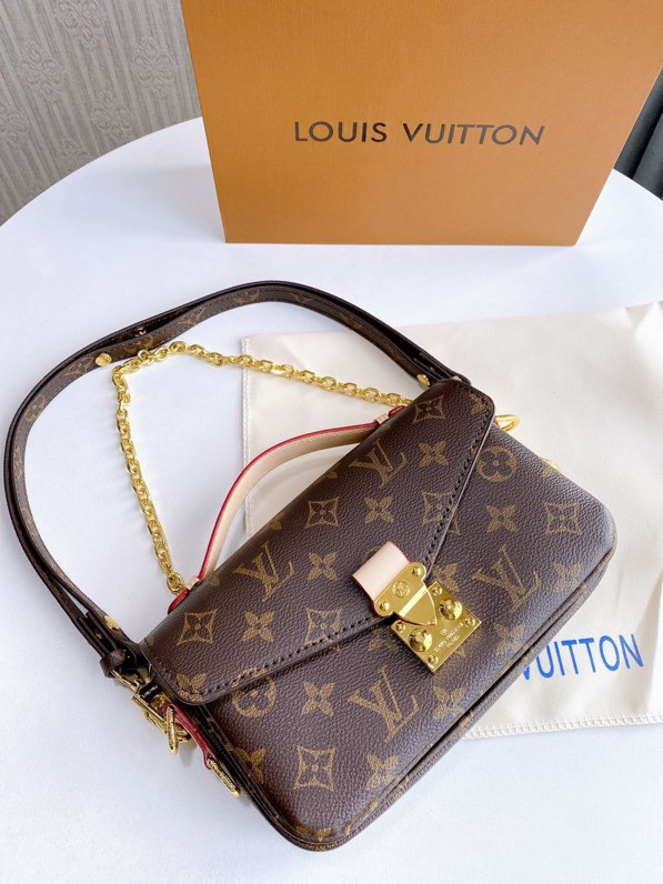 LOUIS POCHETTE M��TIS EAST WEST bag size : 21.5*13.5*6cm