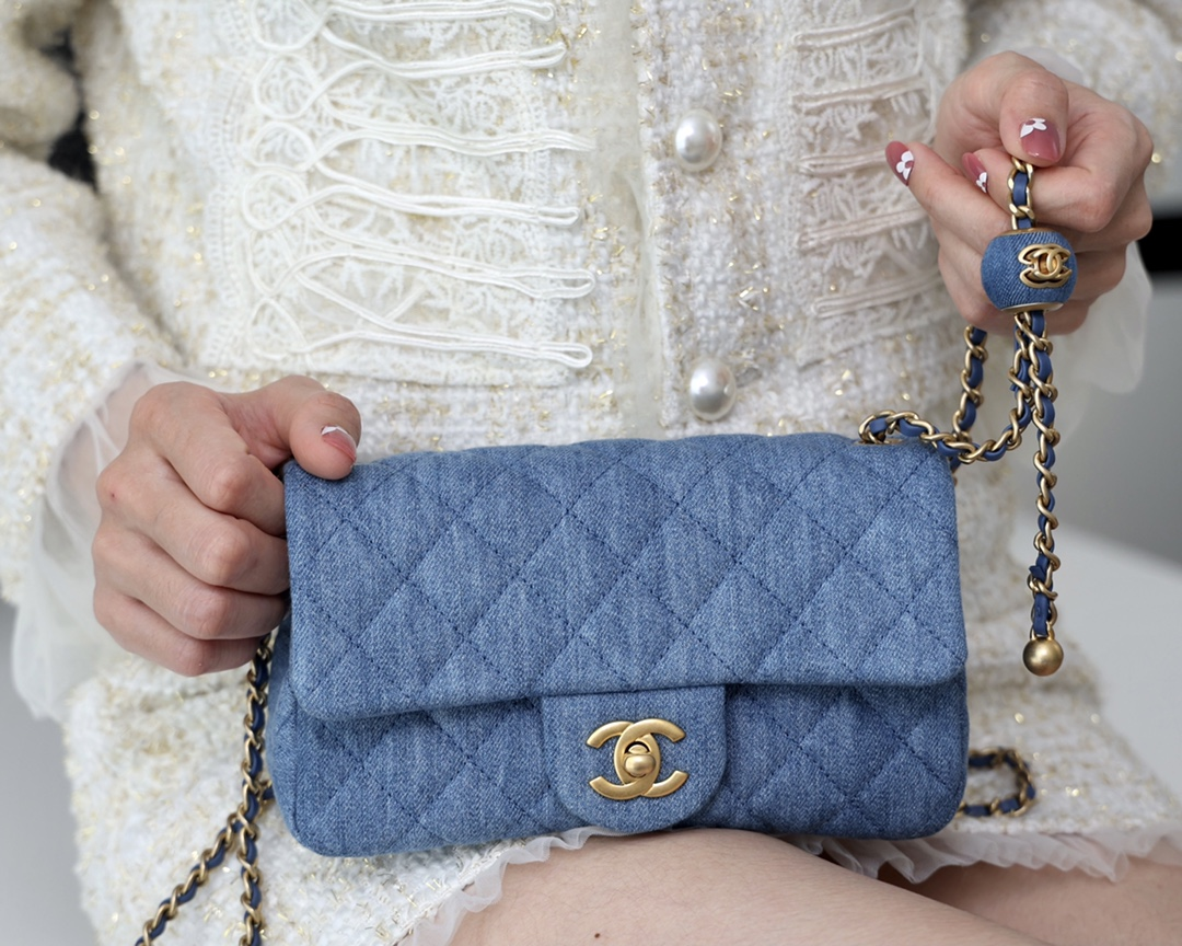 CC Flap Bag CF BAG SIZE: 20 cm