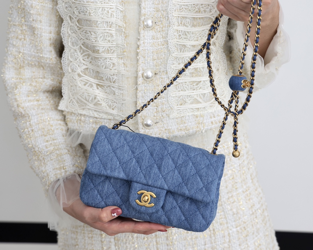 CC Flap Bag CF BAG SIZE: 20 cm