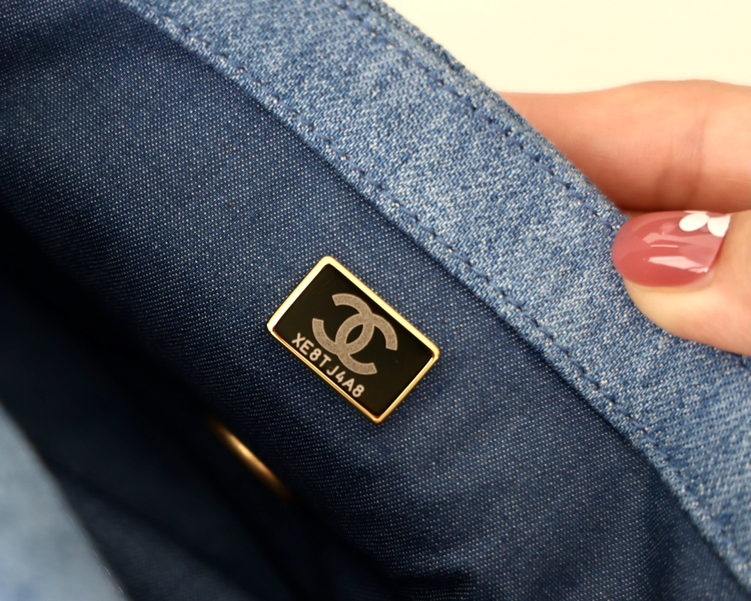 CC Flap Bag CF BAG SIZE: 20 cm