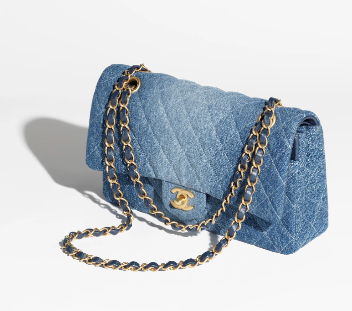 CC CLASSIC 11.12 HANDBAG Washed Denim &amp; Gold-Tone Metal Blue size: 15.5 × 25.5 × 6.5 cm
