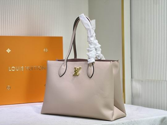 louis-lockme-m57345-bag-size-42x28x15cm-7502