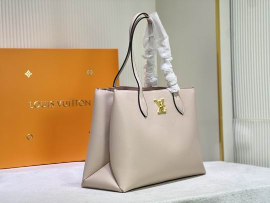 louis-lockme-m57345-bag-size-42x28x15cm-7502