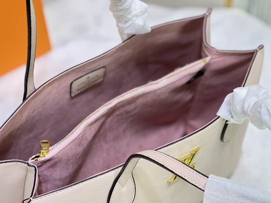 louis-lockme-m57345-bag-size-42x28x15cm-7502