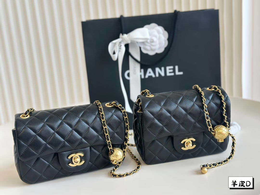 cc-new-arrival-chain-bag-size-20cm-17cm-7829