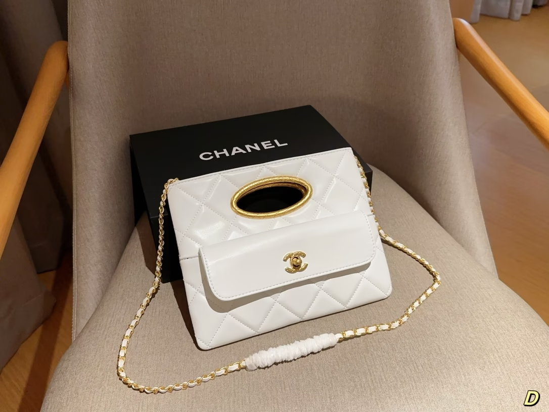 cc-new-arrivl-24b-bag-size-25-20-cm-684