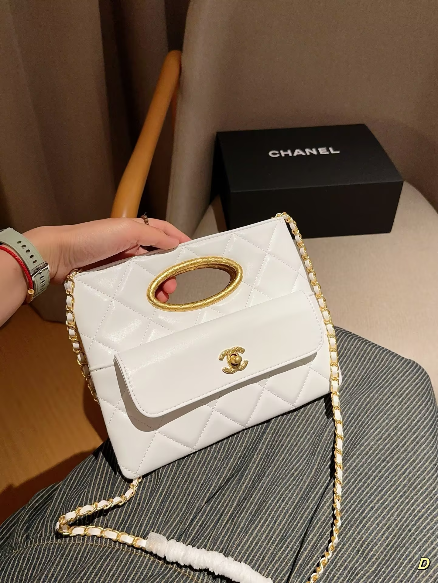 cc-new-arrivl-24b-bag-size-25-20-cm-684