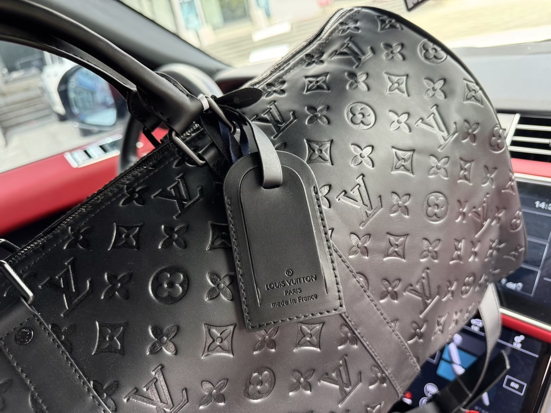 Louis M44810 keepall 50 bag size:  50*23*29 cm