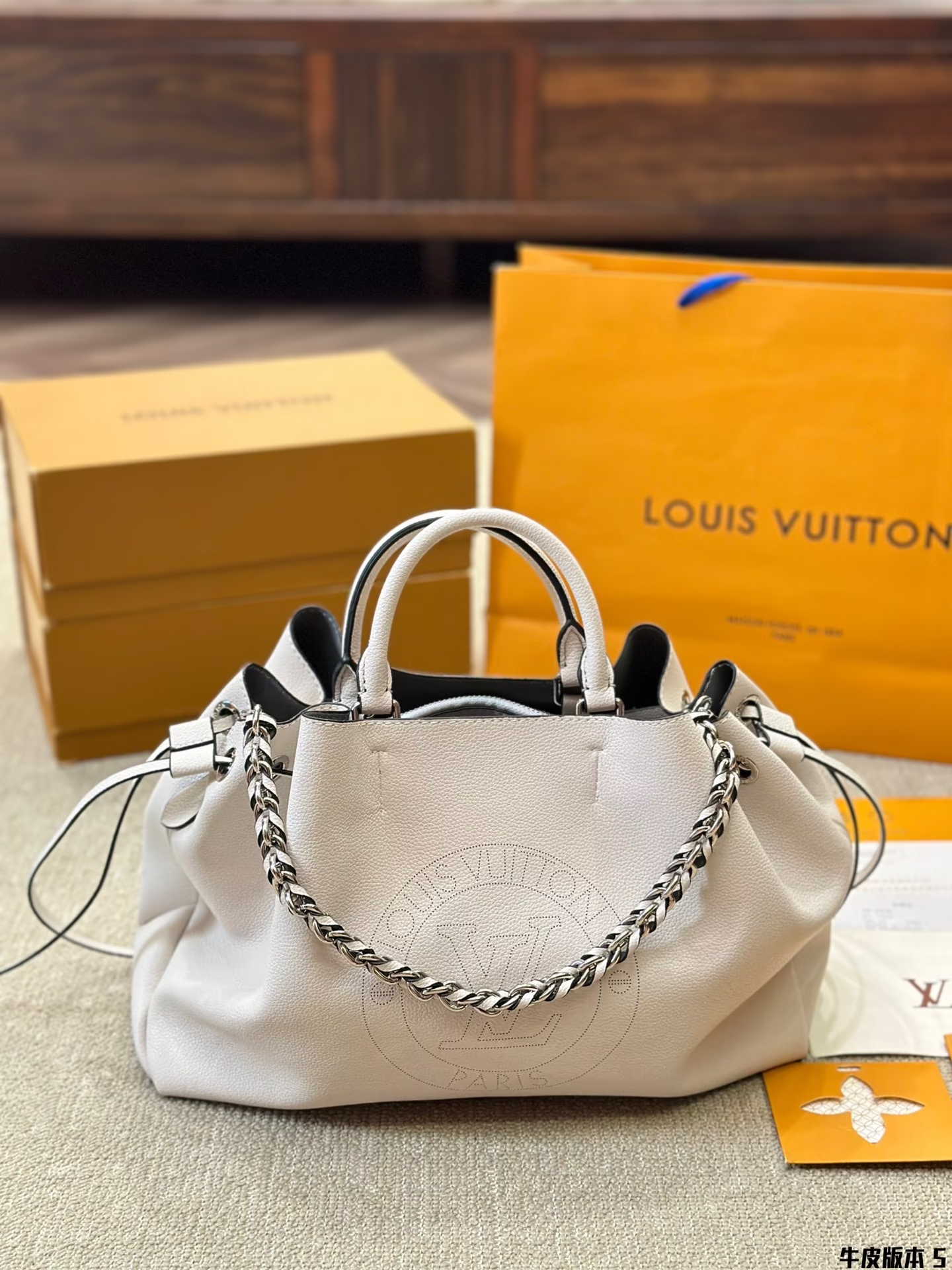 louis-new-arrival-bella-bag-size-30-24cm-8921