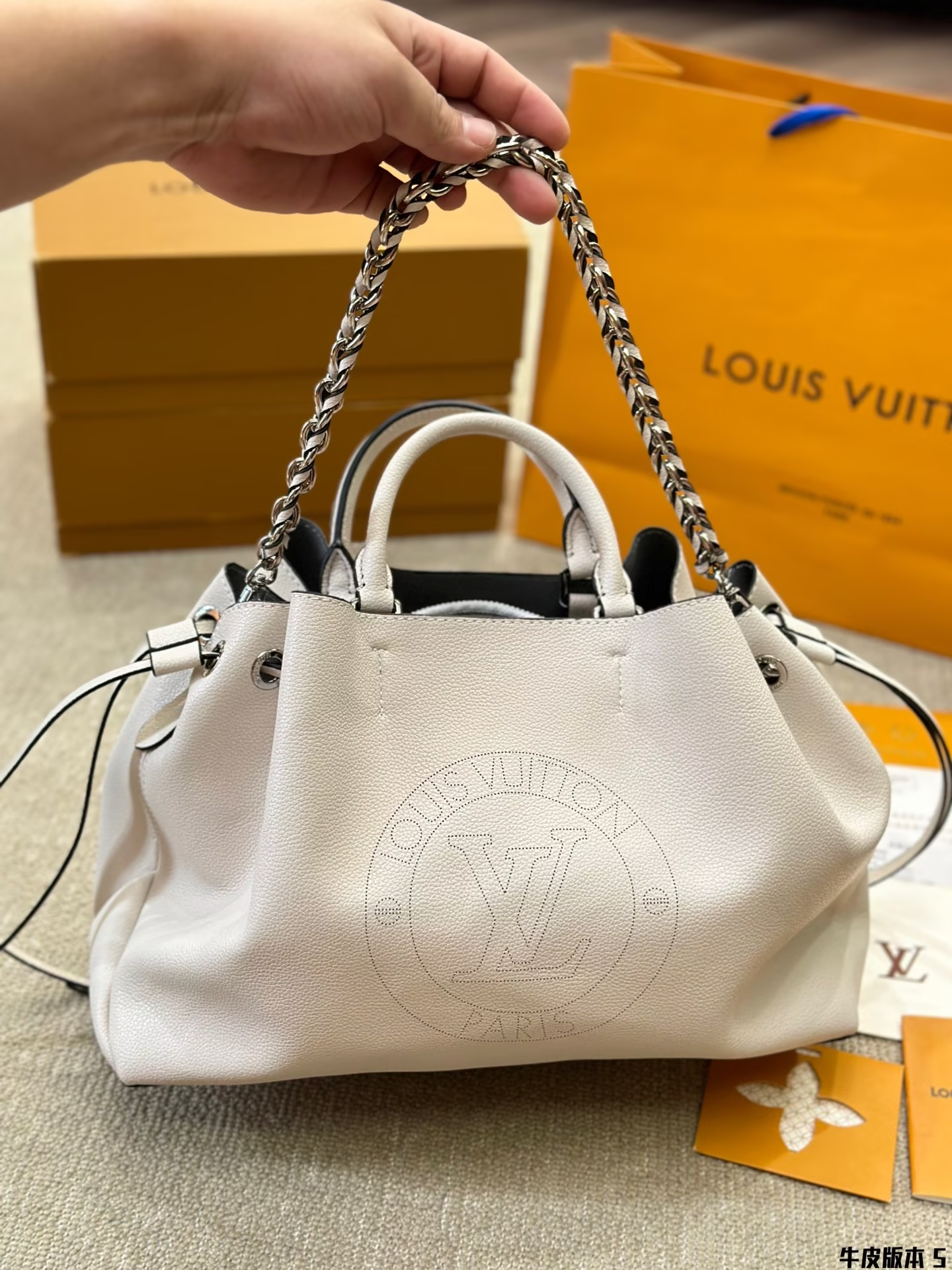 louis-new-arrival-bella-bag-size-30-24cm-8921