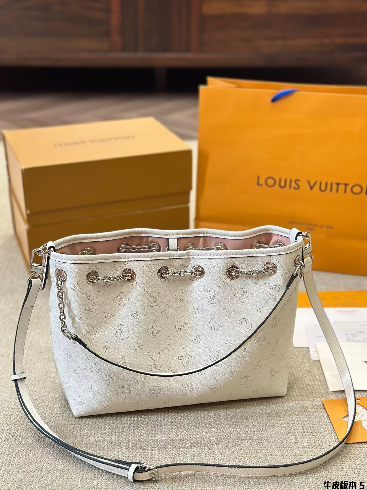 louis-new-arrival-bella-monogram-bag-size-26-23-cm-7679