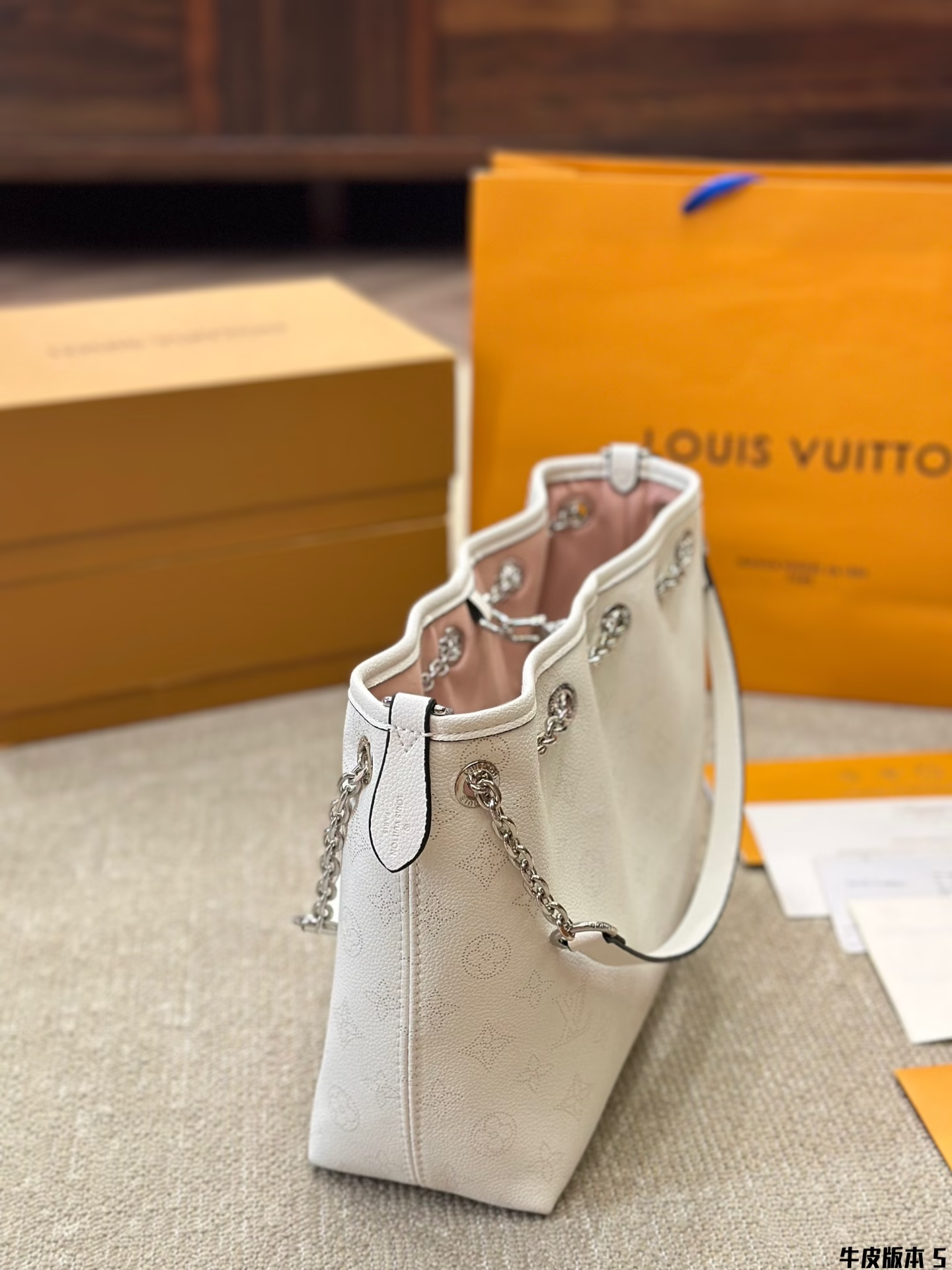 louis-new-arrival-bella-monogram-bag-size-26-23-cm-7679