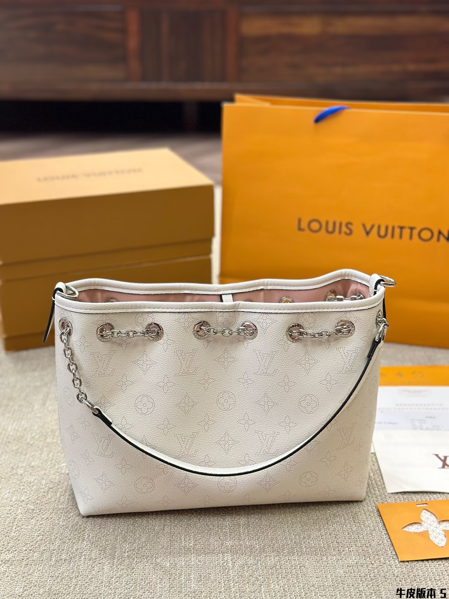 louis-new-arrival-bella-monogram-bag-size-26-23-cm-7679