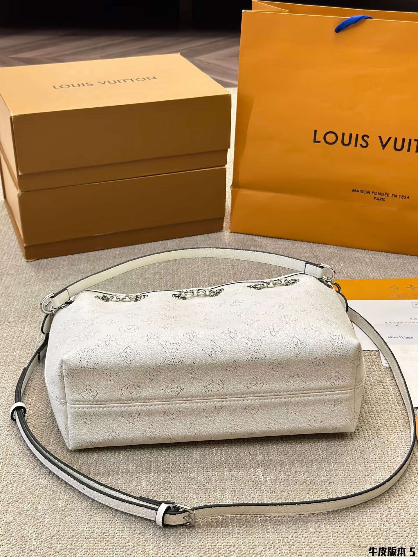 louis-new-arrival-bella-monogram-bag-size-26-23-cm-7679