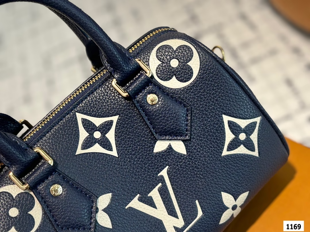 Louis new arrival speedy bag size 20cm