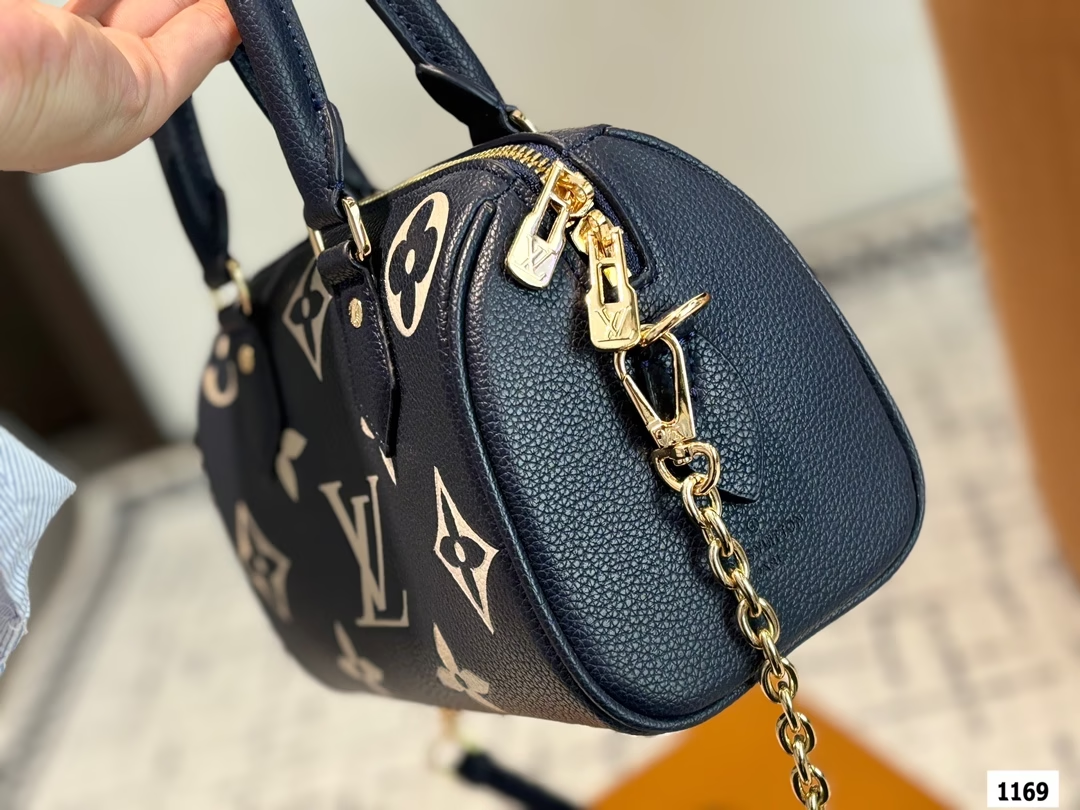 Louis new arrival speedy bag size 20cm