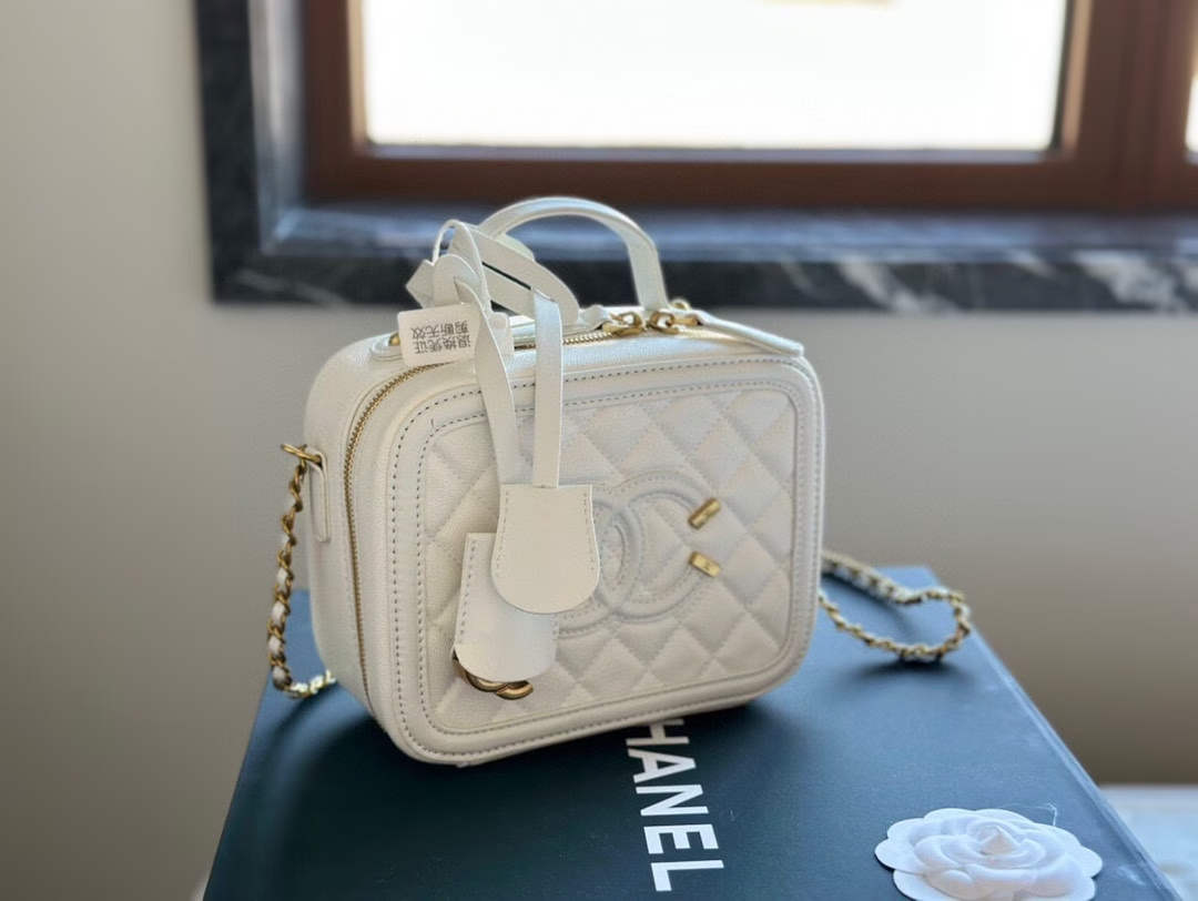 cc-new-arrival-bucket-bag-size-20-cm-2343