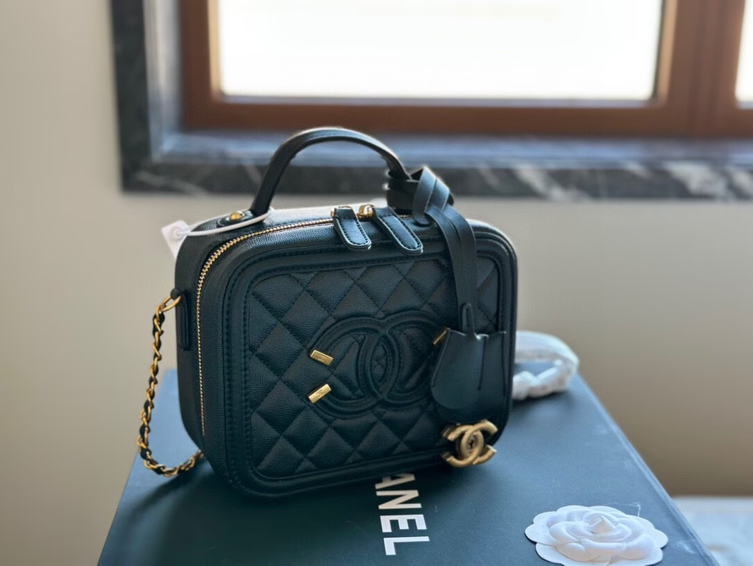 cc-new-arrival-bucket-bag-size-20-cm-2343