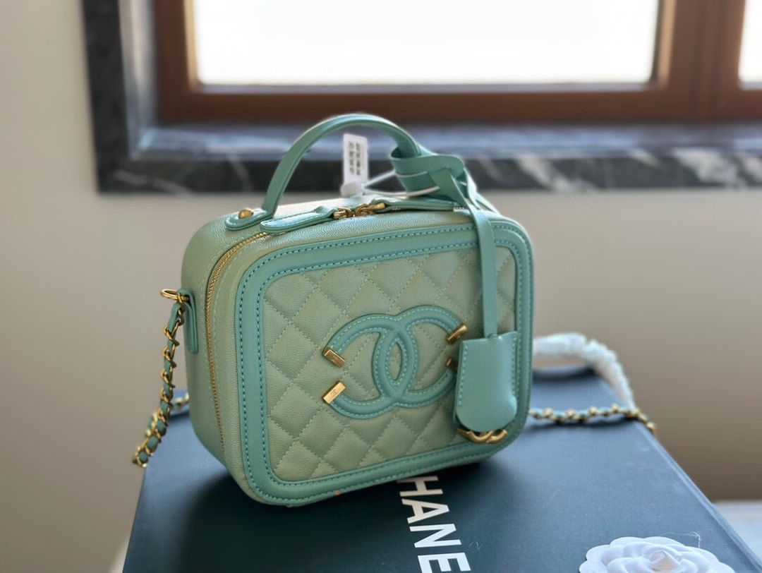 cc-new-arrival-bucket-bag-size-20-cm-2343