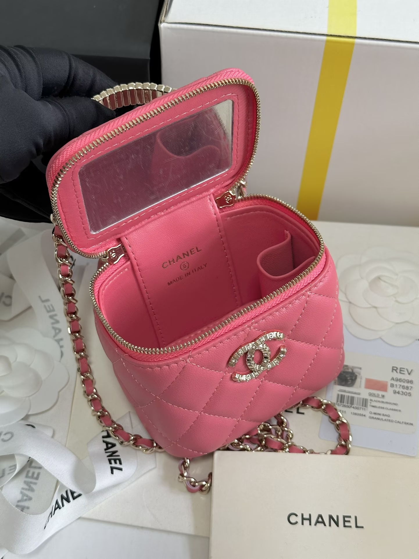 cc-new-arrival-24b-bucket-bag-pink-103