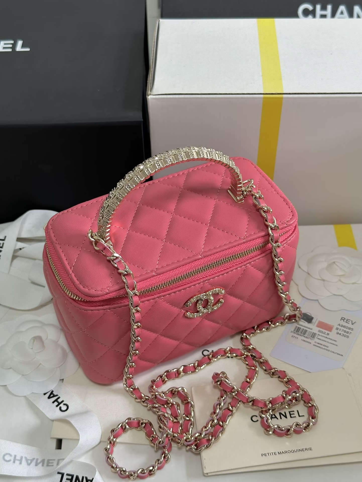 cc-new-arrival-24b-bucket-bag-pink-103