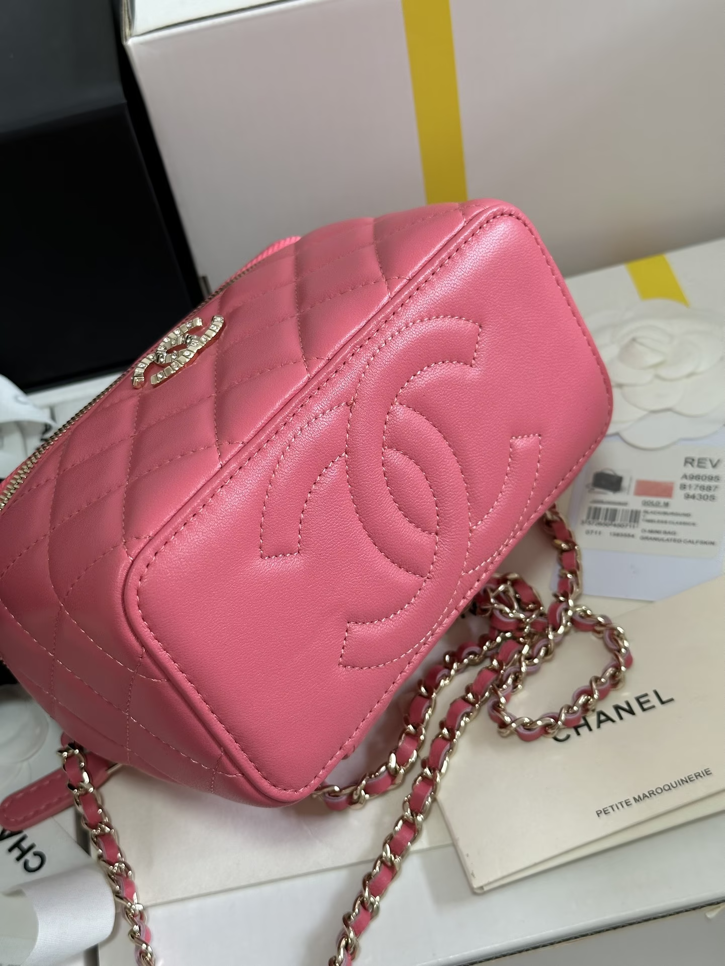 cc-new-arrival-24b-bucket-bag-pink-103