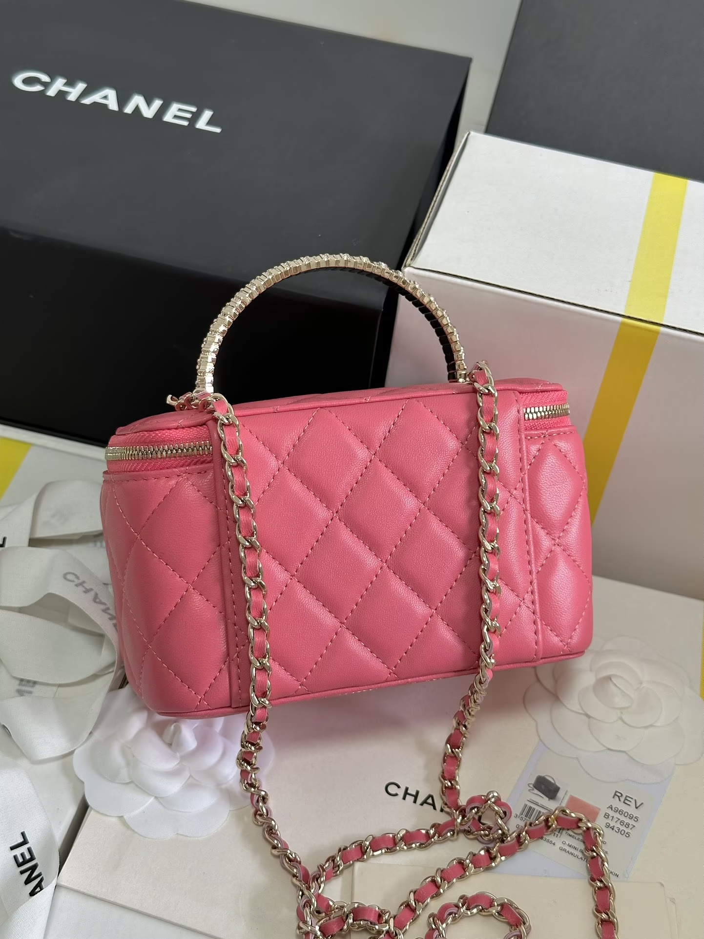 cc-new-arrival-24b-bucket-bag-pink-103