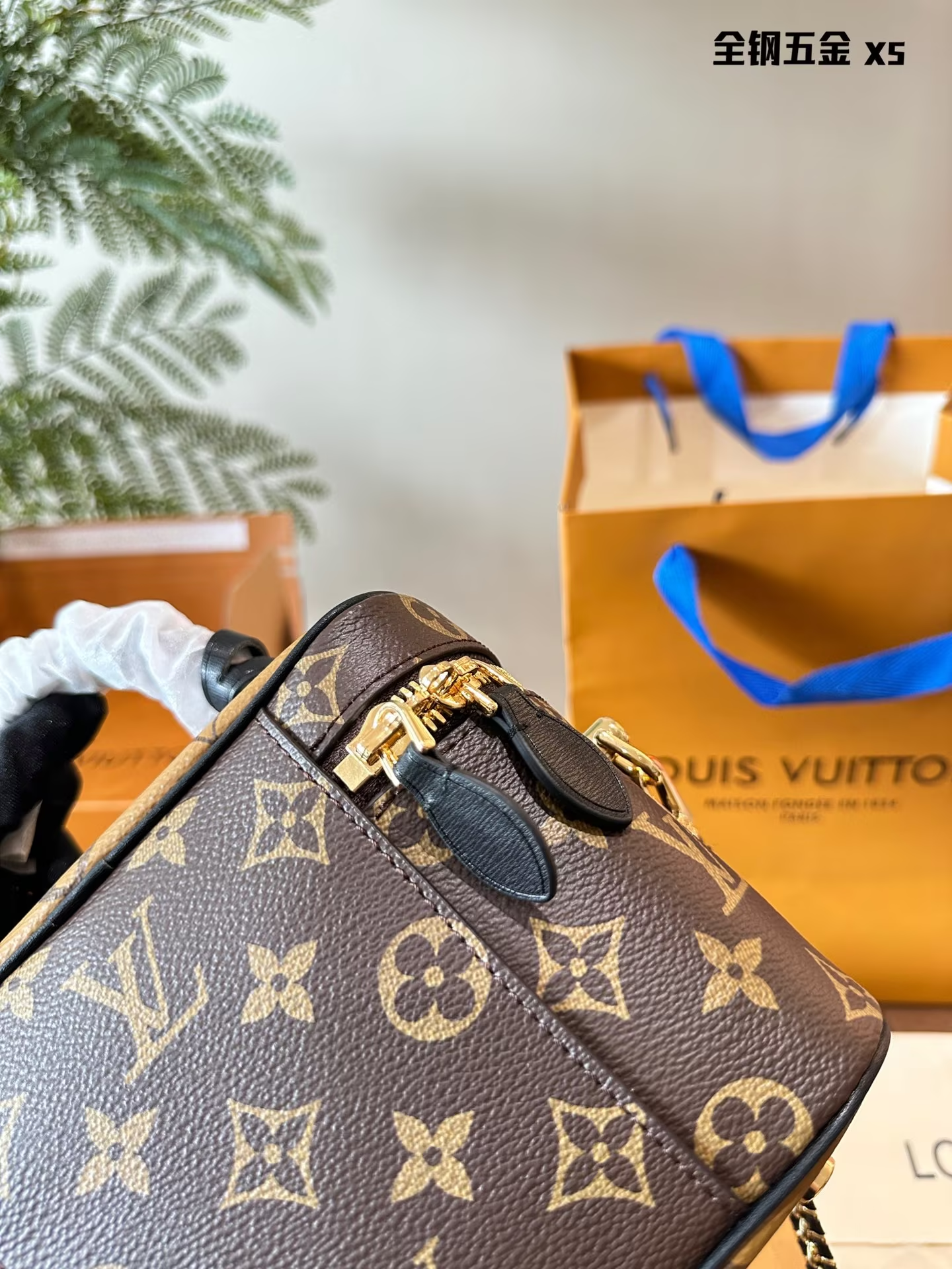 Louis new arrival Vanity bucket bag size; 19*13*11cm