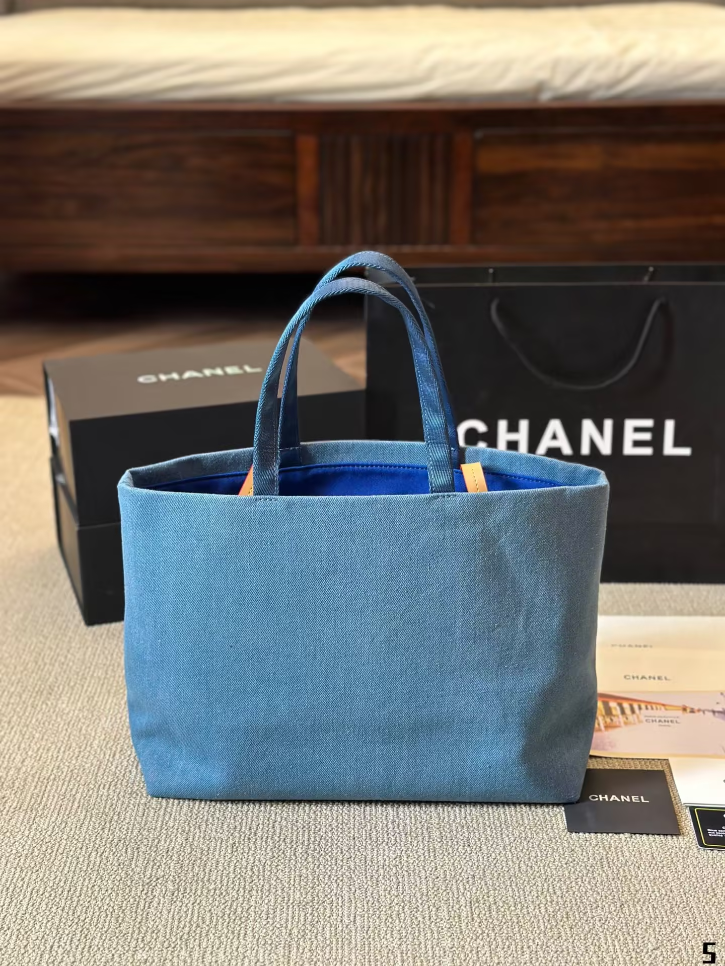 CC new arrival Vintage 24k tote bag size: 33*25 cm