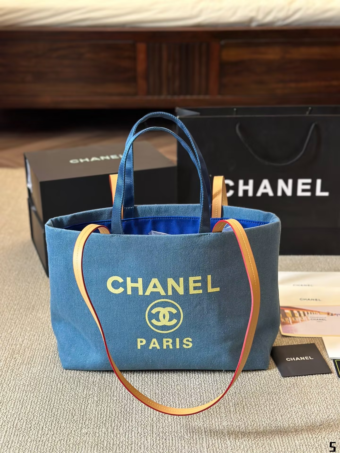 CC new arrival Vintage 24k tote bag size: 33*25 cm