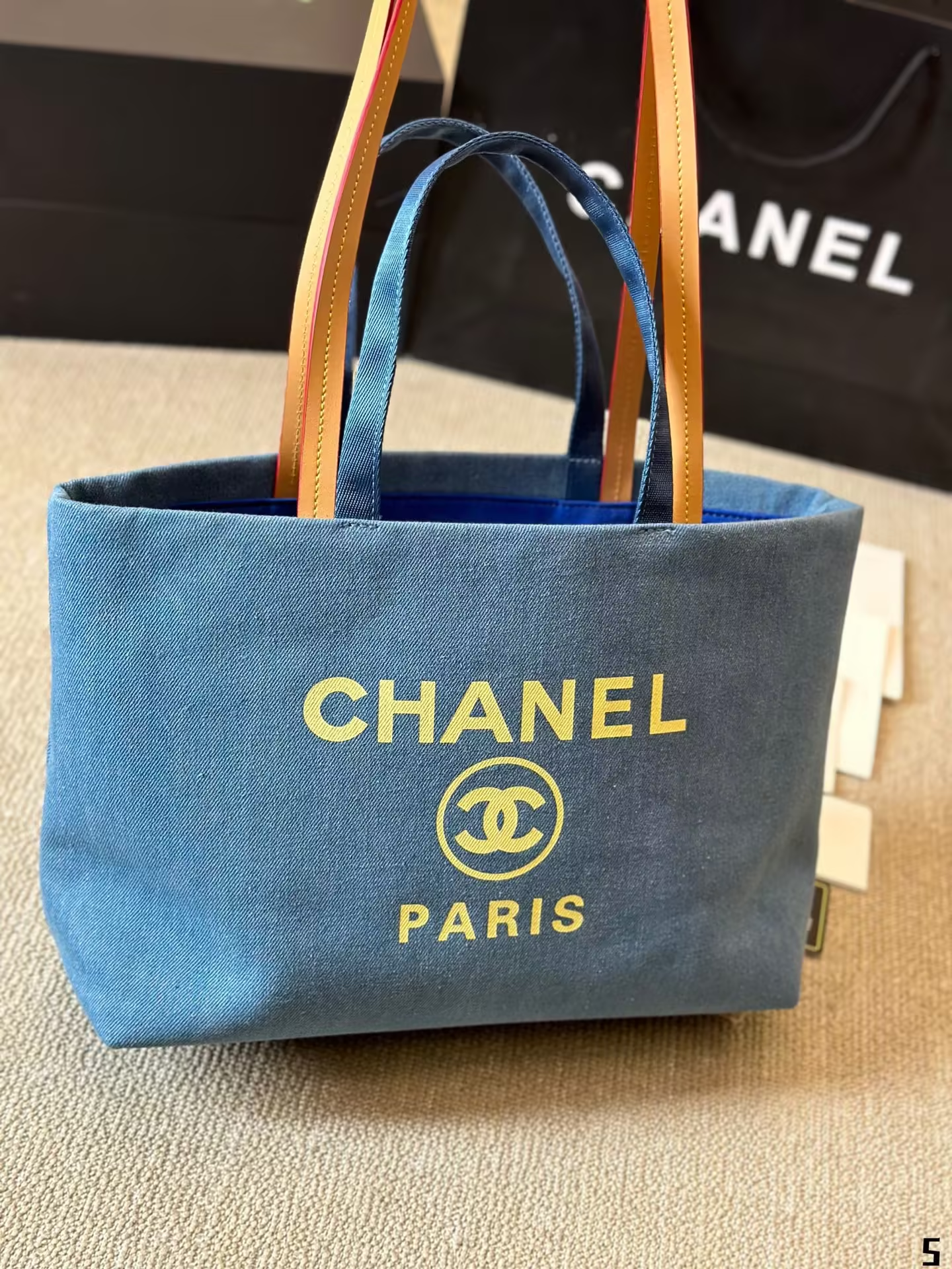 CC new arrival Vintage 24k tote bag size: 33*25 cm