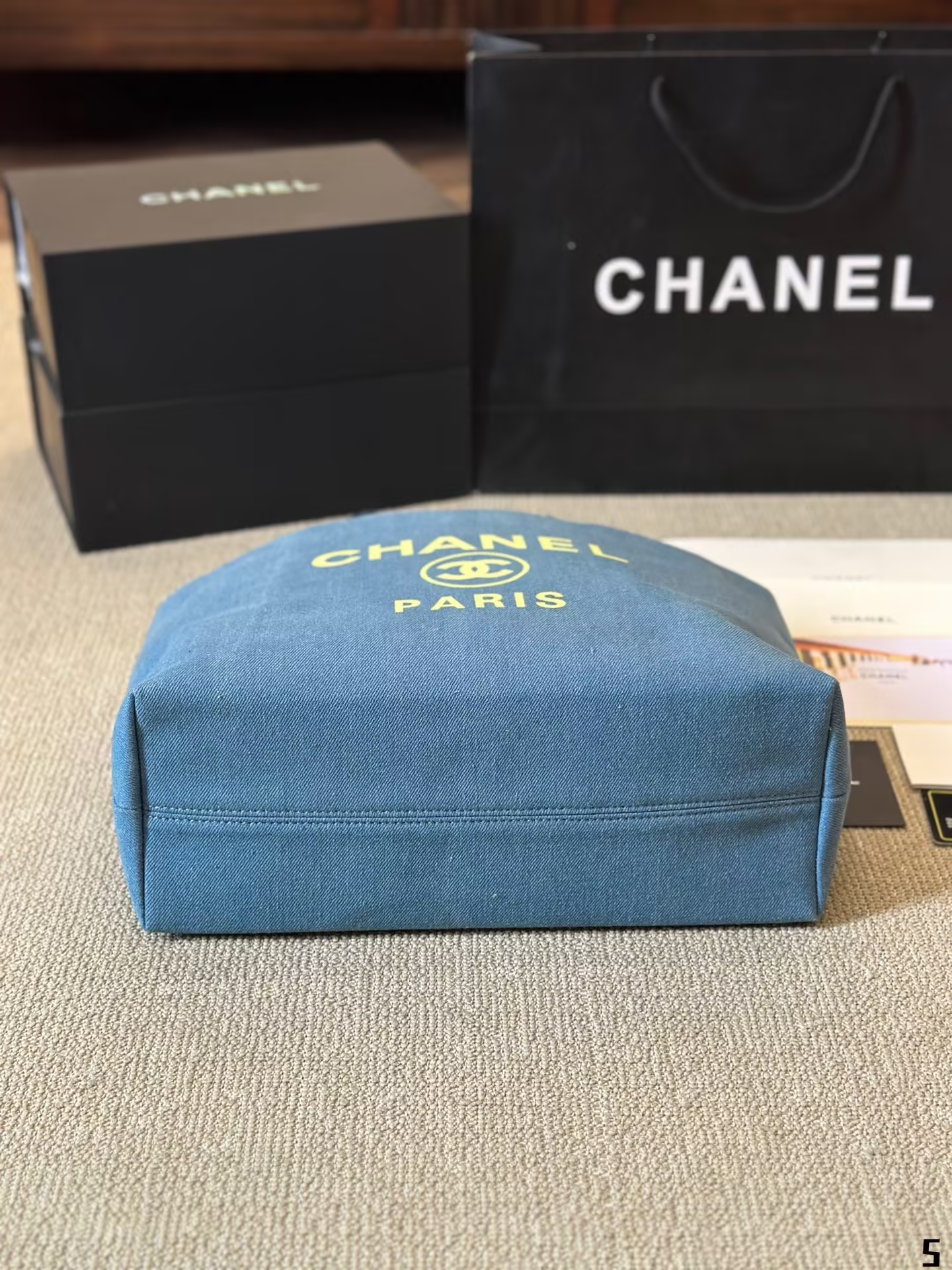 CC new arrival Vintage 24k tote bag size: 33*25 cm