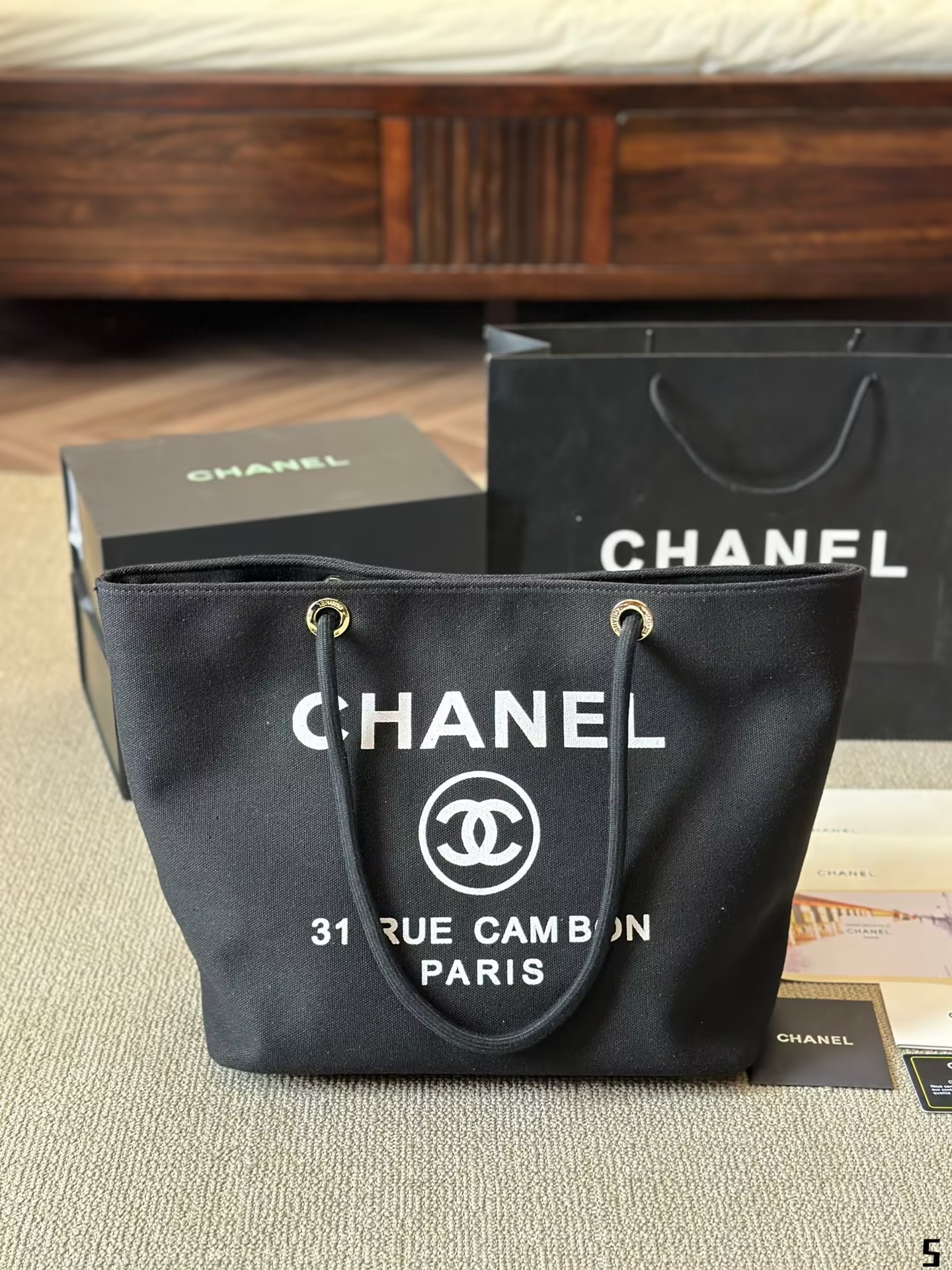 cc-new-arrival-vintage-24k-tote-bag-size-30-30-cm-4763