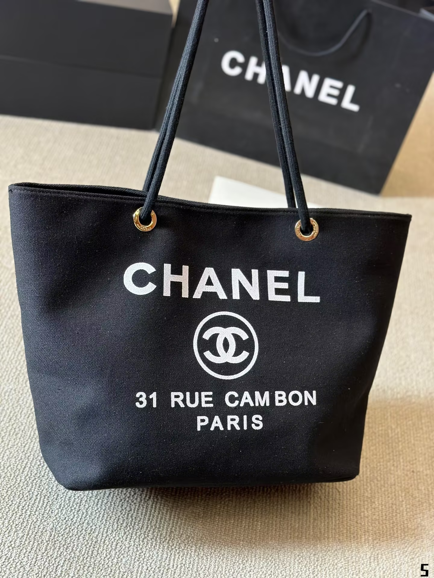 cc-new-arrival-vintage-24k-tote-bag-size-30-30-cm-4763